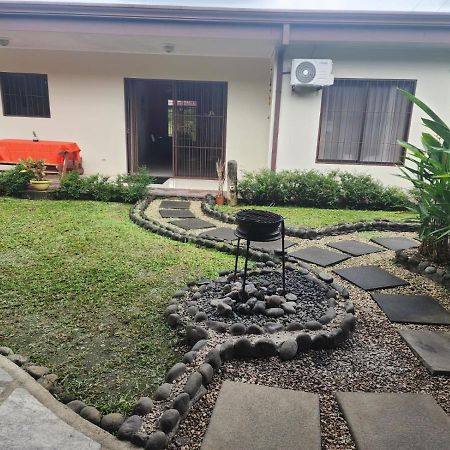 Elegant Villa In La Fortuna With Spacious Backyard Plus Very Private Pool & Parking Exterior foto